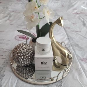 ALO luminizing face moisturizer
